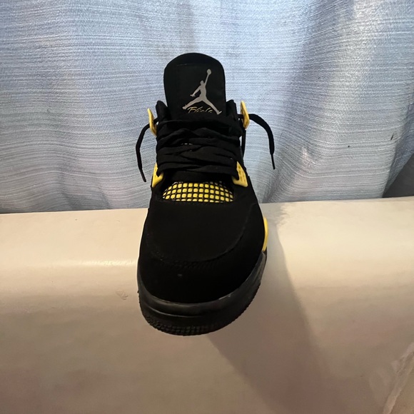 Jordan 4s yellow thunders - Picture 1 of 2